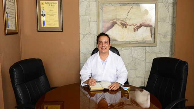 Centro Dental Icamel, Dr. Rodolfo Ernesto Campos